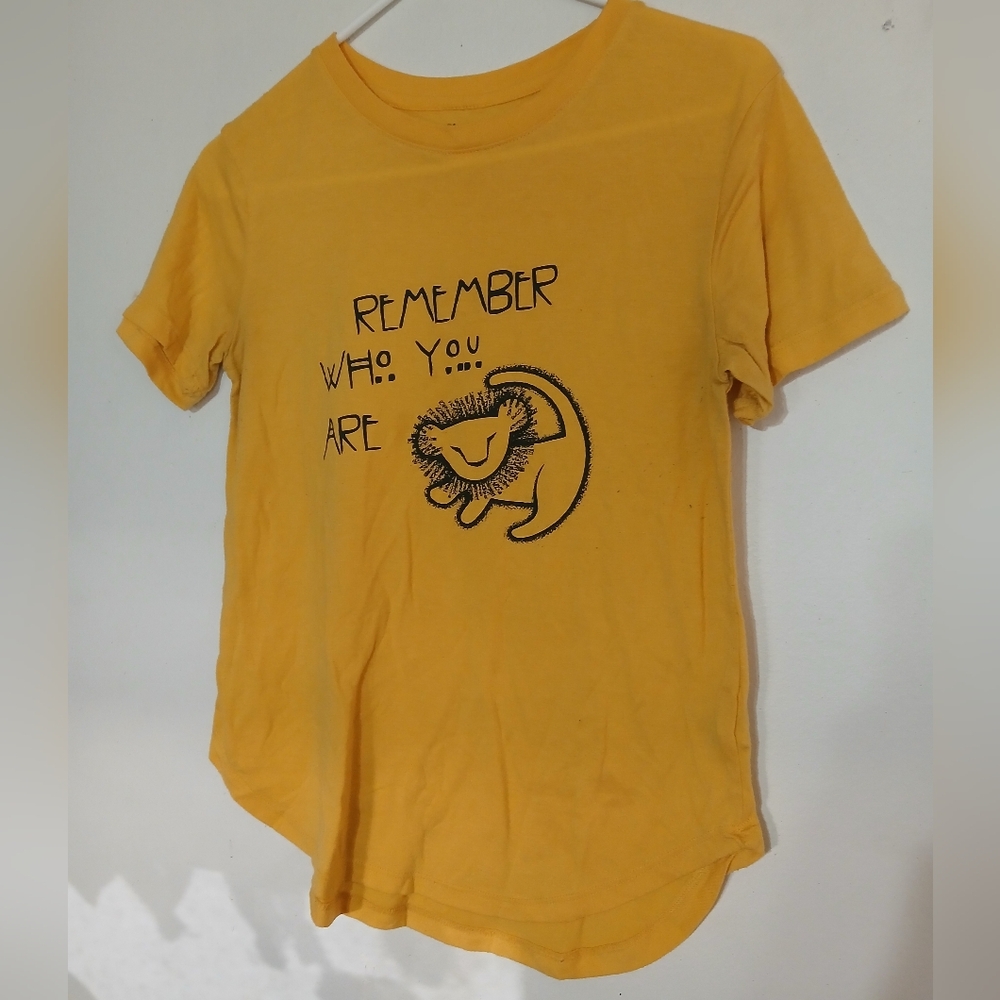 Disney Yellow Short Sleeve Tee with Lion Design (0300)